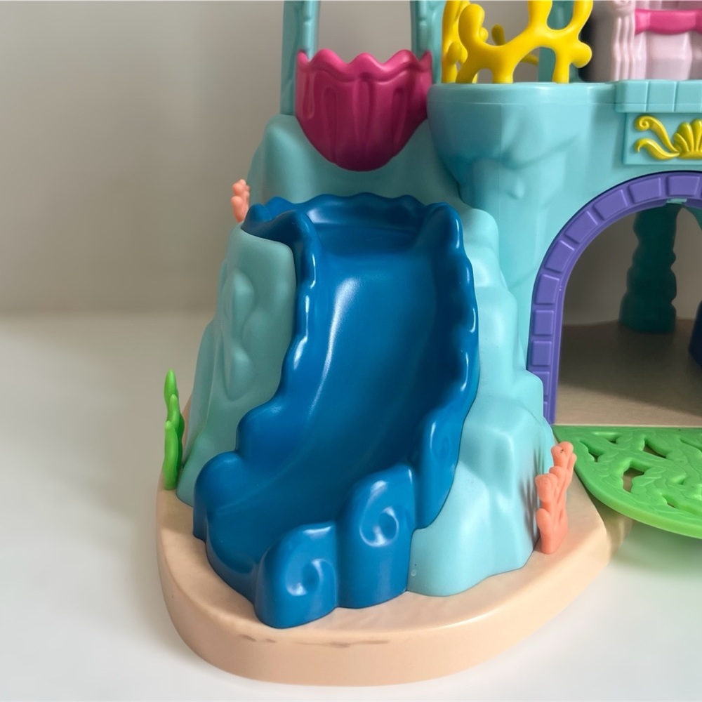Lakeshore Learning Under The Sea Mermaid Palace Seashells Princess Playset - Picture 10 of 12